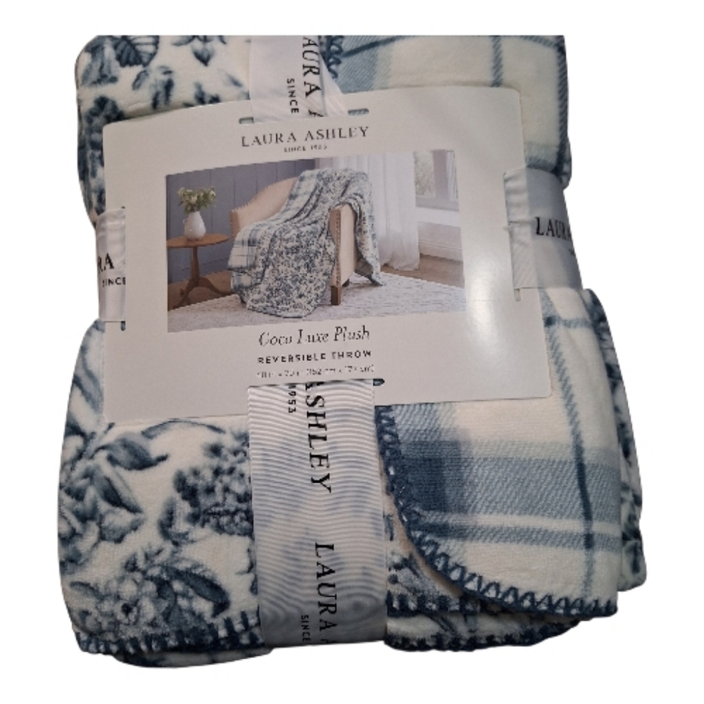 Laura Ashley Plush Throw Blanket Blue Cream Floral 50x60 NWT Soft Cozy